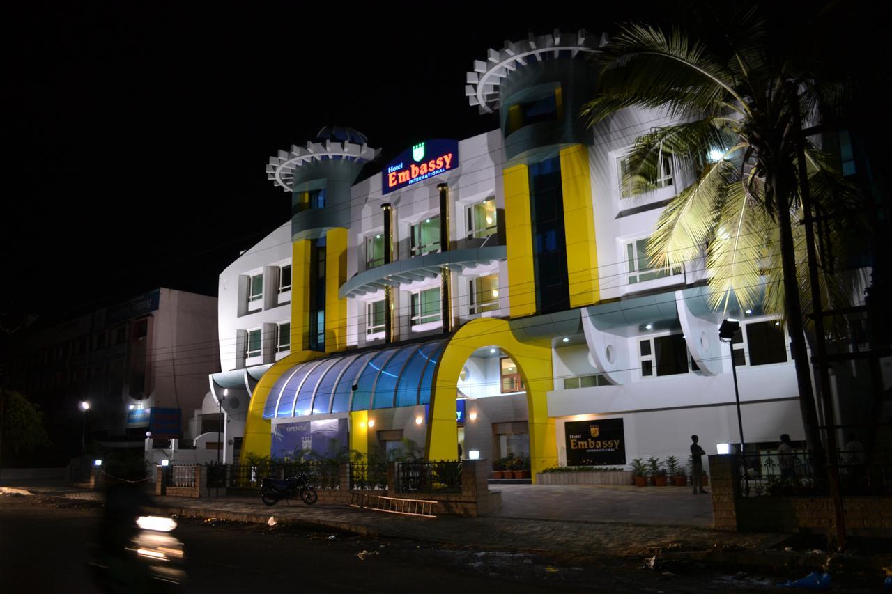 Hotel Embassy International Lātūr 외부 사진