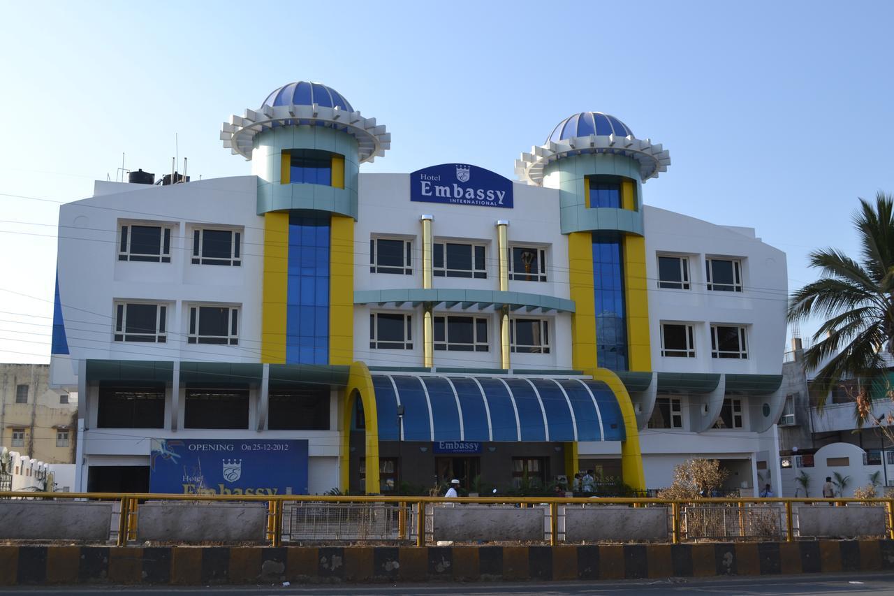 Hotel Embassy International Lātūr 외부 사진
